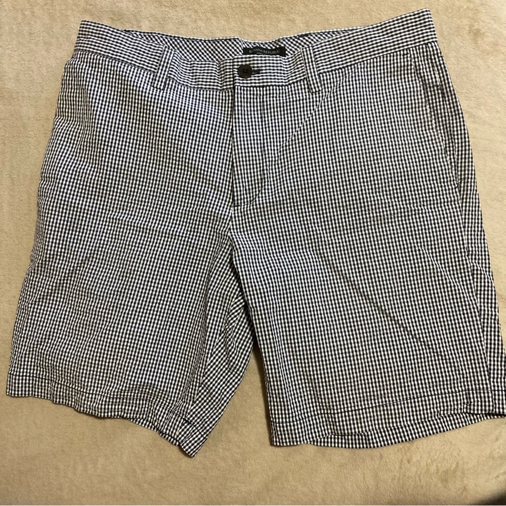 Banana Republic pinstripe Aiden Short size 33